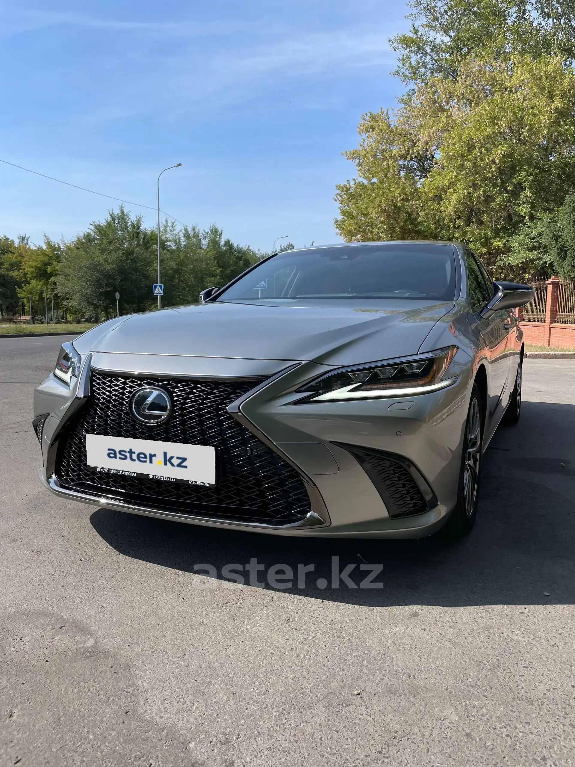 Lexus ES 2021