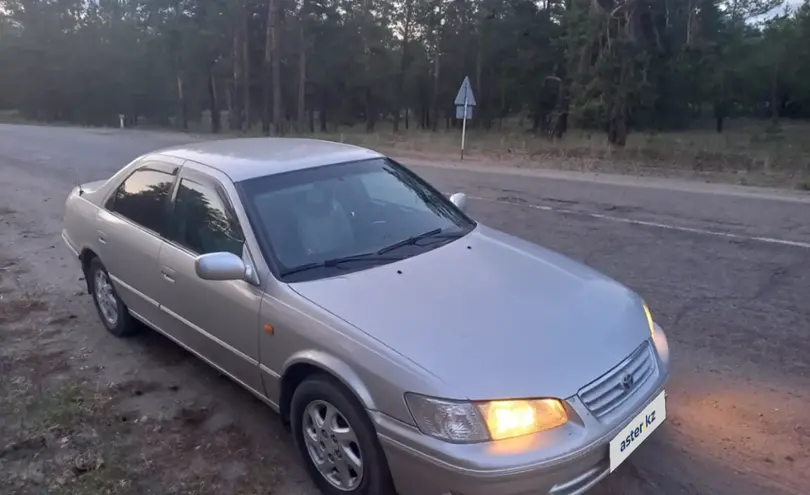 Toyota Camry 2001 года за 3 900 000 тг. в Восточно-Казахстанская область
