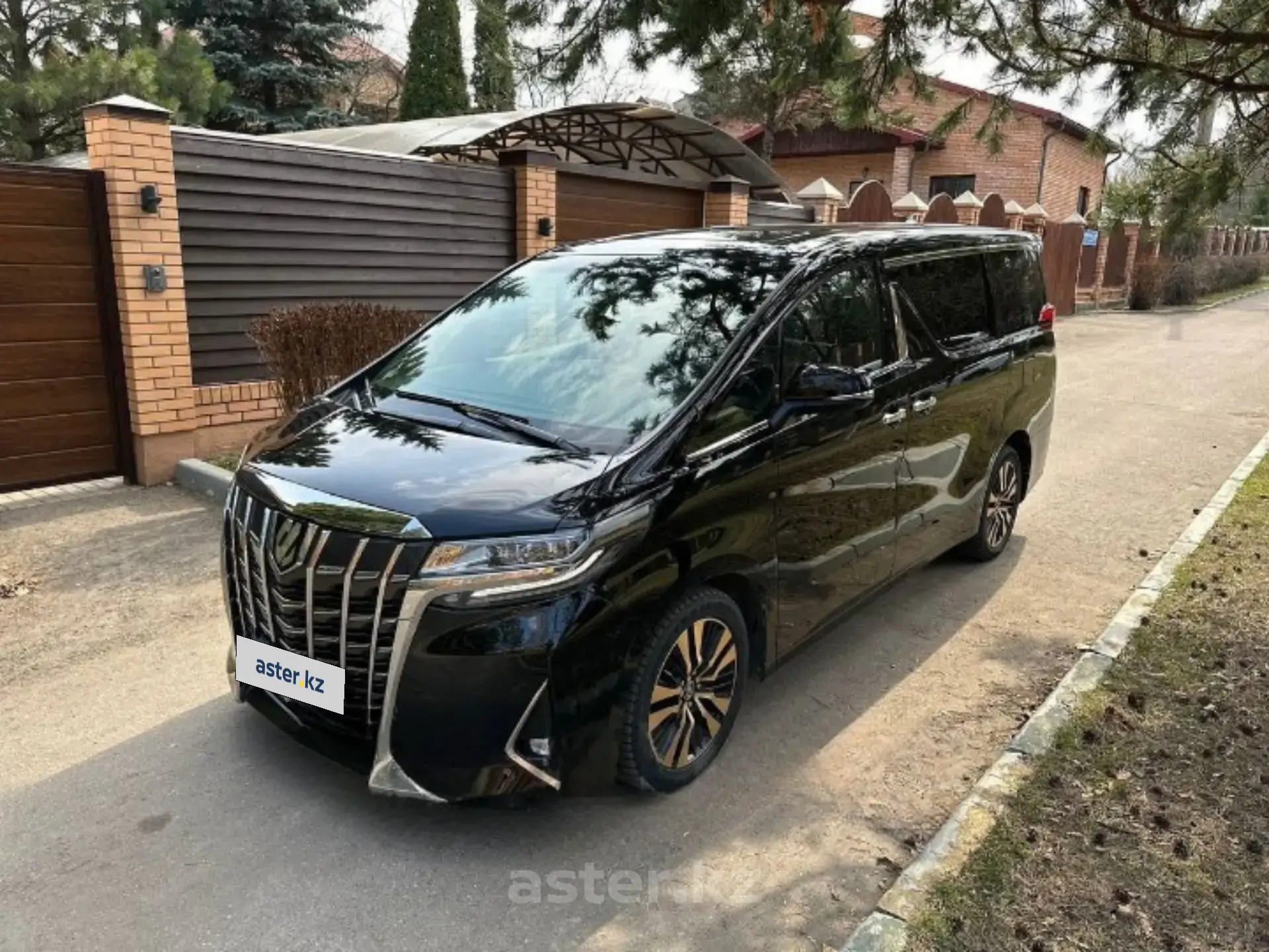 Toyota Alphard 2019