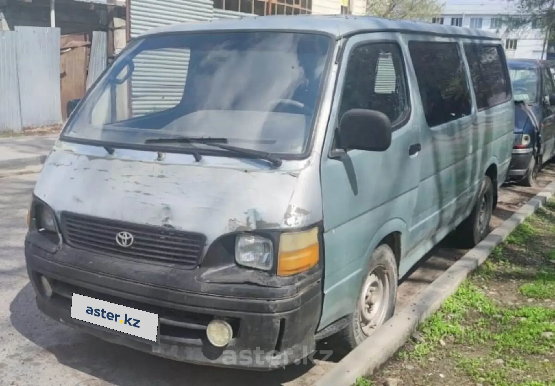 Toyota HiAce 1999