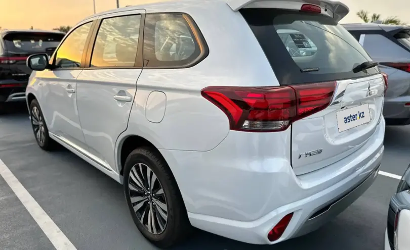 Mitsubishi Outlander 2022 года за 11 100 000 тг. в Астана фото 4