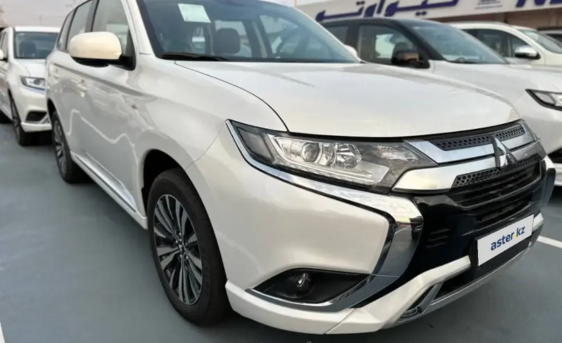 Mitsubishi Outlander 2022 года за 11 100 000 тг. в Астана фото 2