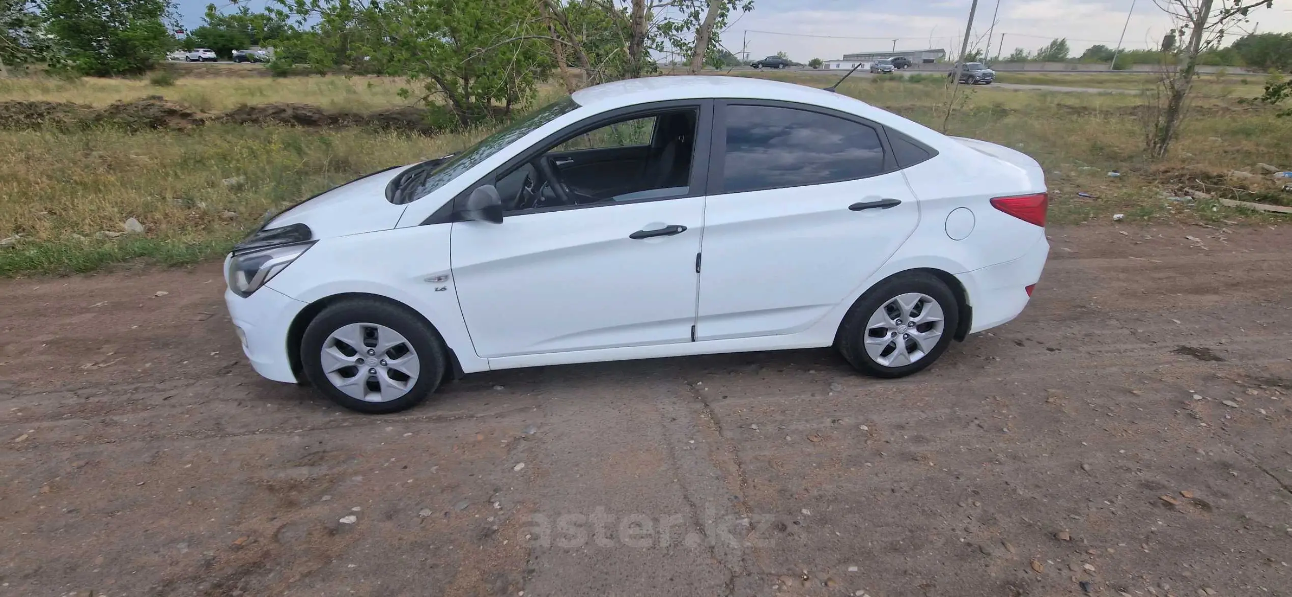 Hyundai Accent 2015