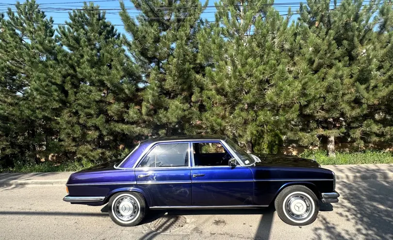 Mercedes-Benz W114 1974 года за 14 000 000 тг. в Алматы фото 2