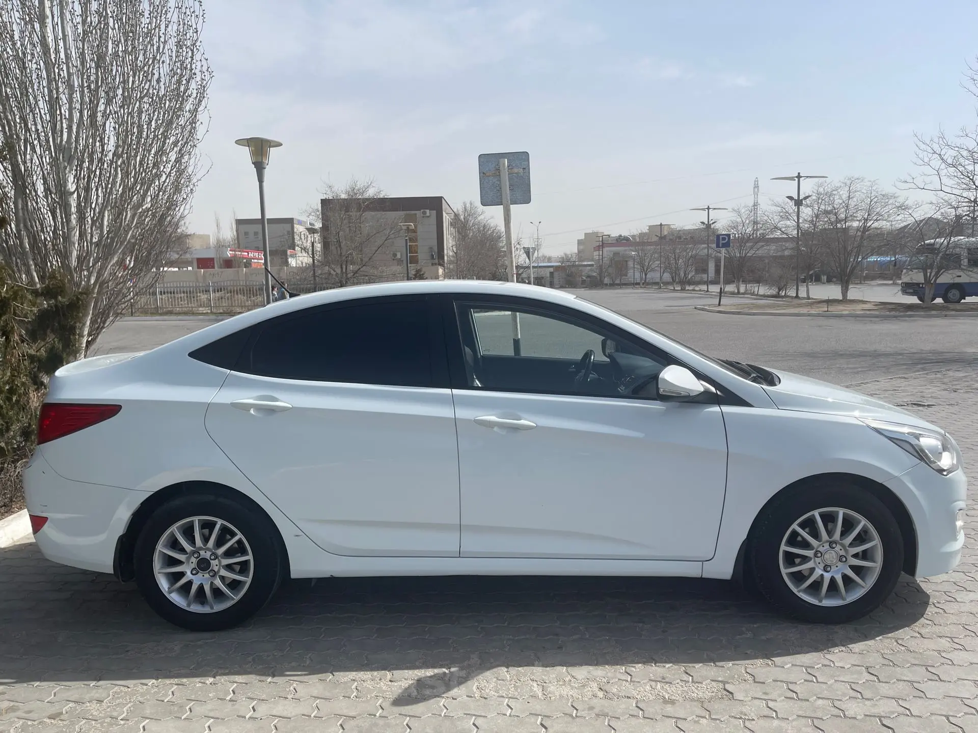 Hyundai Solaris 2014