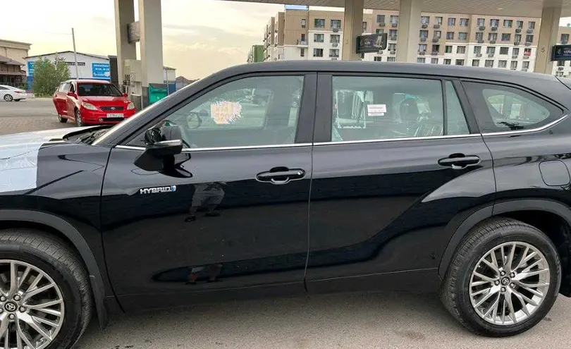 Toyota Highlander 2023 года за 29 700 000 тг. в Алматы