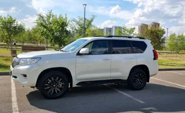 Toyota Land Cruiser Prado 2018 года за 25 500 000 тг. в Астана фото 1