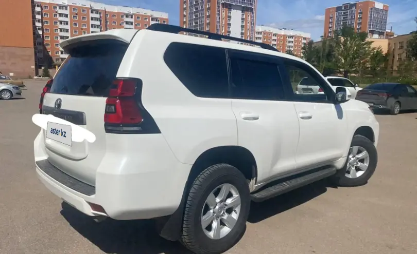 Toyota Land Cruiser Prado 2018 года за 20 500 000 тг. в Астана фото 2