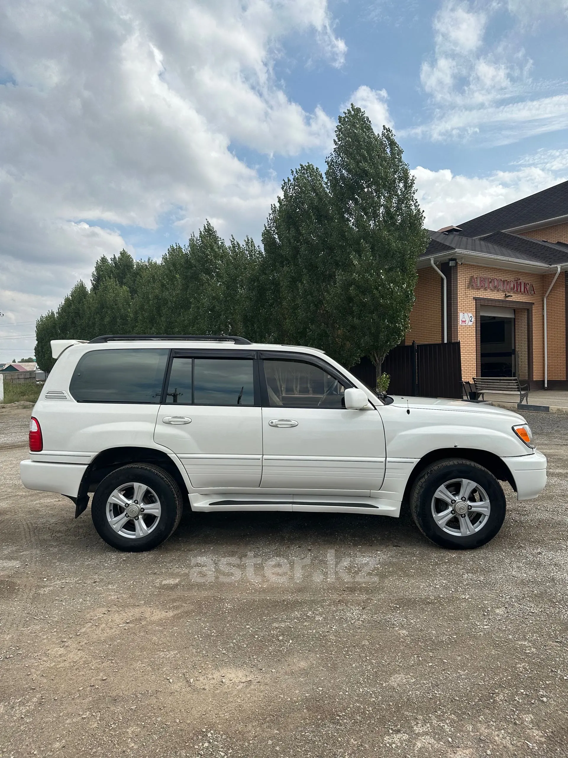 Lexus LX 1999