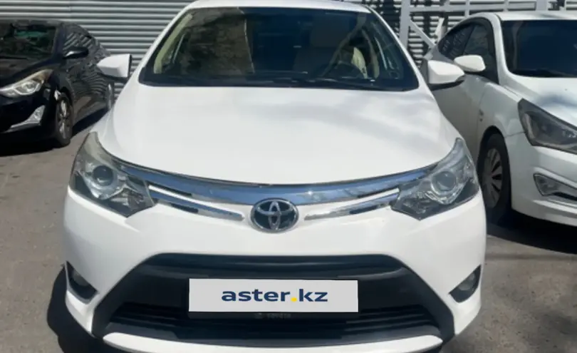 Toyota Yaris 2013 года за 6 200 000 тг. в Алматы