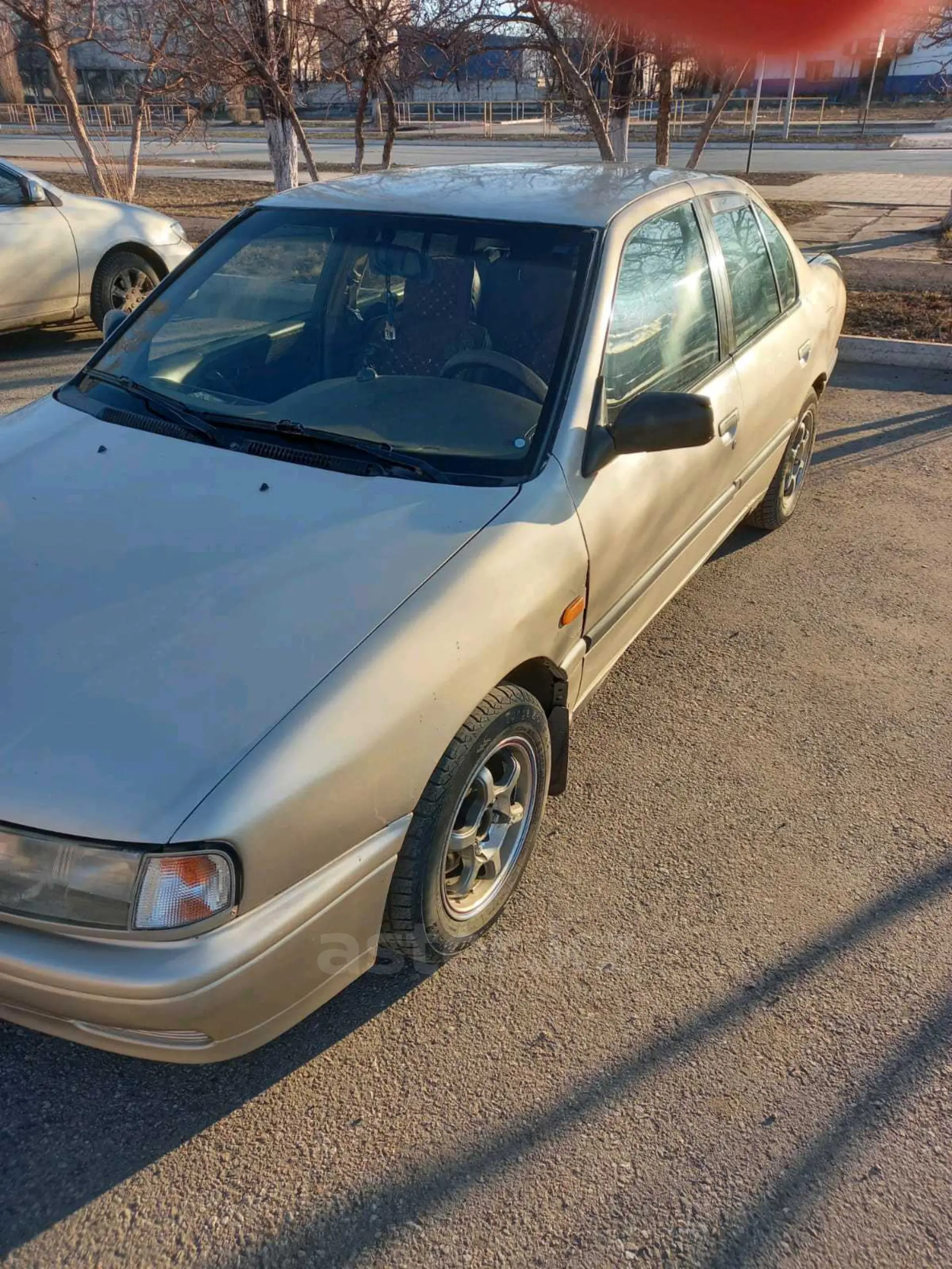 Nissan Primera 1992