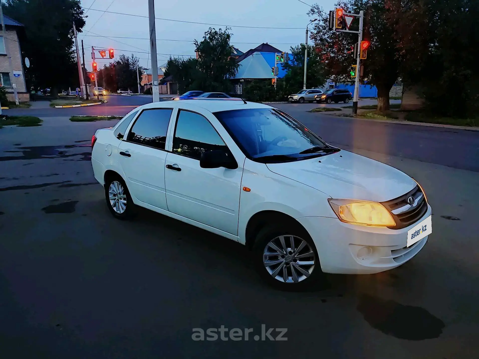 LADA (ВАЗ) Granta 2013