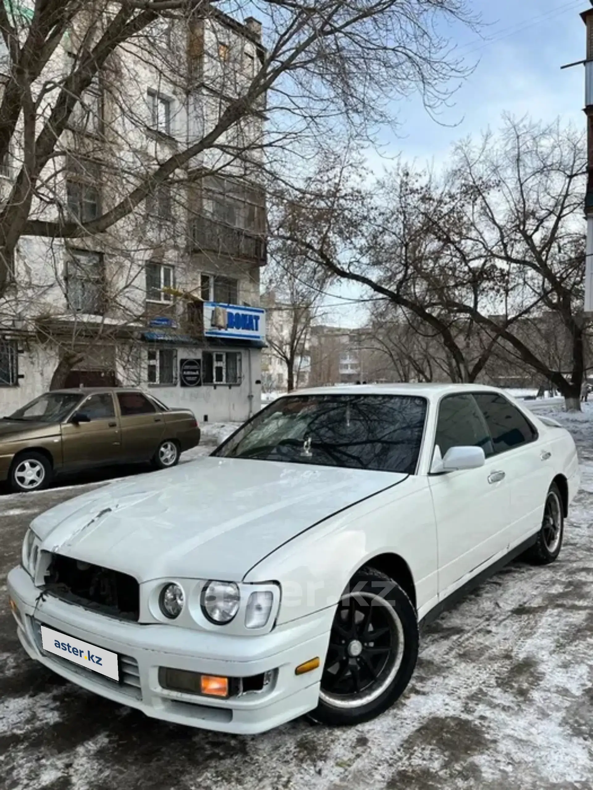 Nissan Gloria 1998