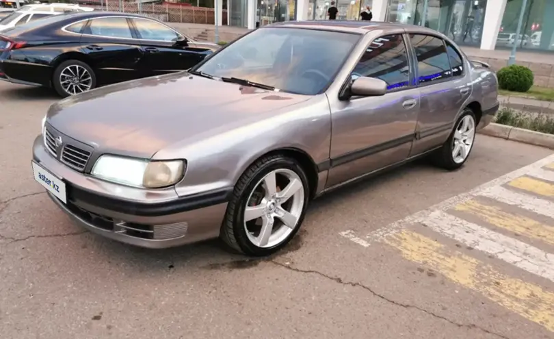 Nissan maxima Grey