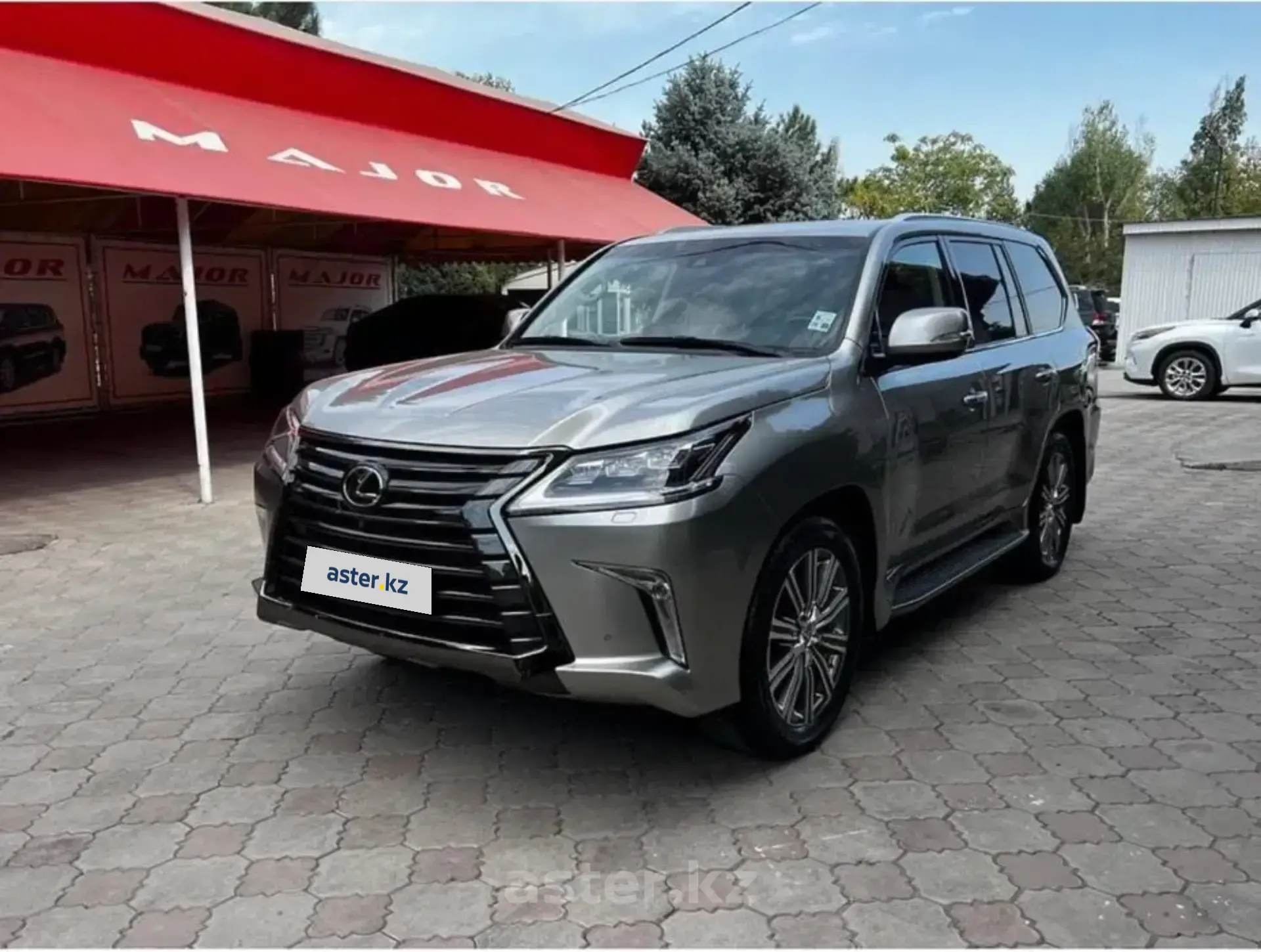 Lexus LX 2017