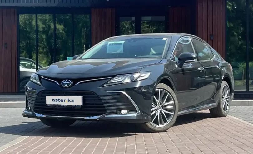 Toyota Camry 2023 года за 18 740 000 тг. в Алматы