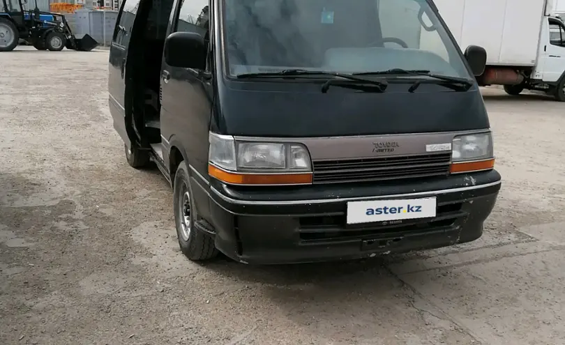 Toyota HiAce 1997 года за 2 450 000 тг. в Астана