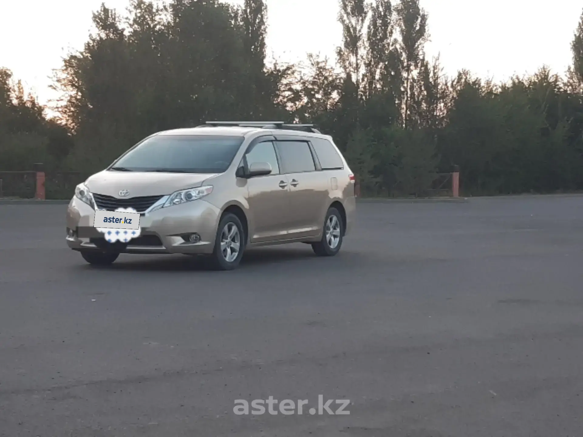 Toyota Sienna 2011