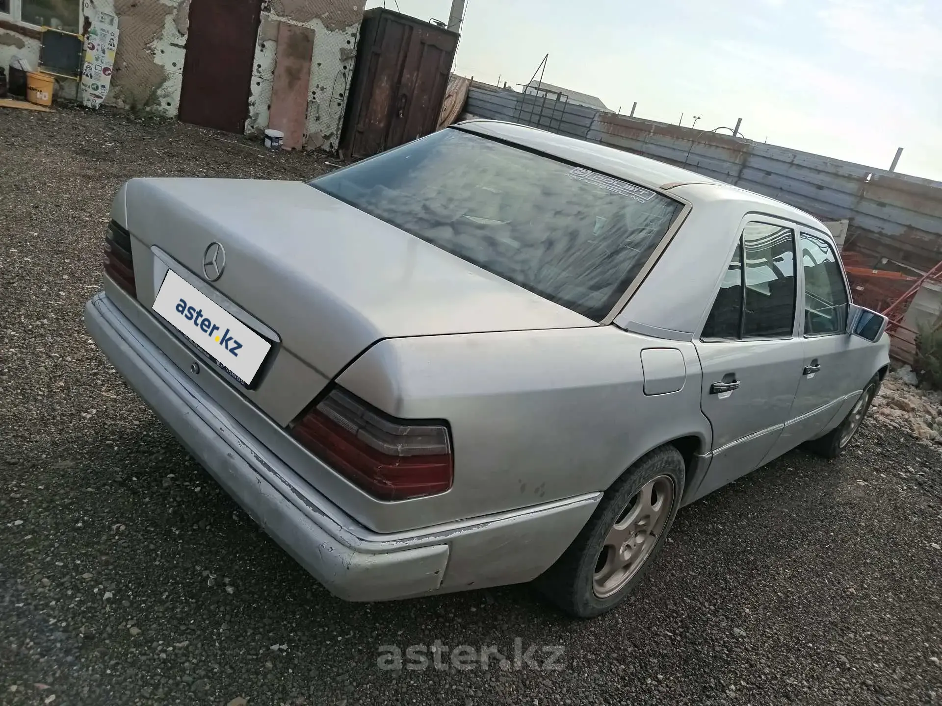 Mercedes-Benz E-Класс 1993