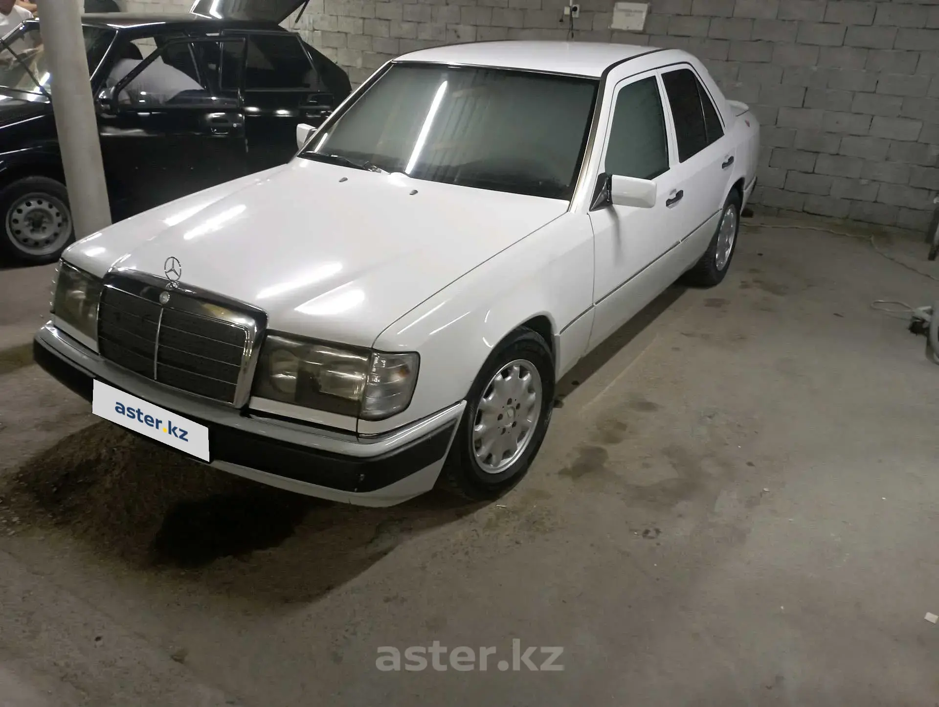 Mercedes-Benz E-Класс 1992