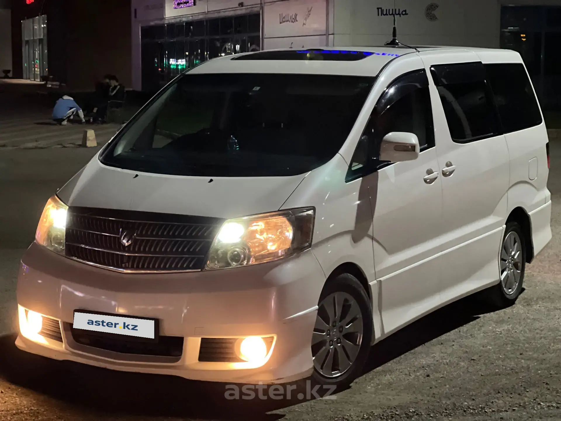 Toyota Alphard 2005