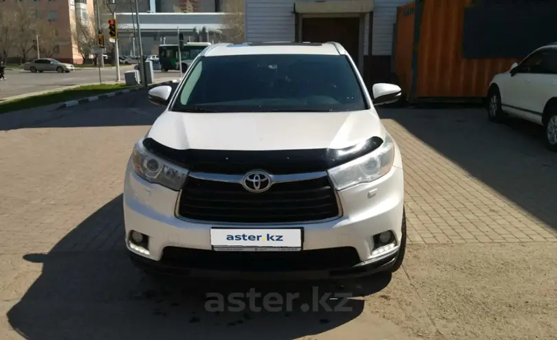 Toyota Highlander 2014 года за 17 000 000 тг. в Астана