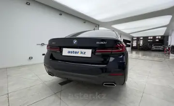BMW 5 серии 2022 года за 35 450 000 тг. в Алматы фото 4