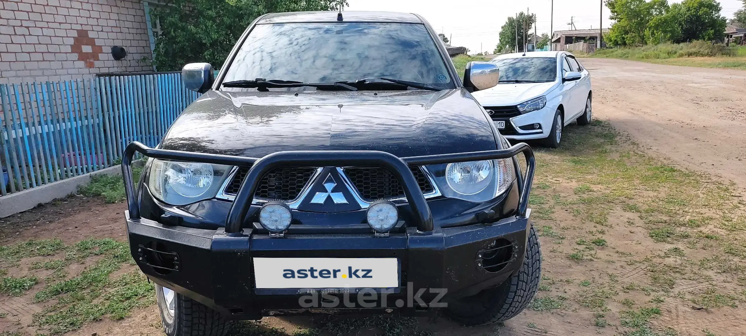 Mitsubishi L200 2012