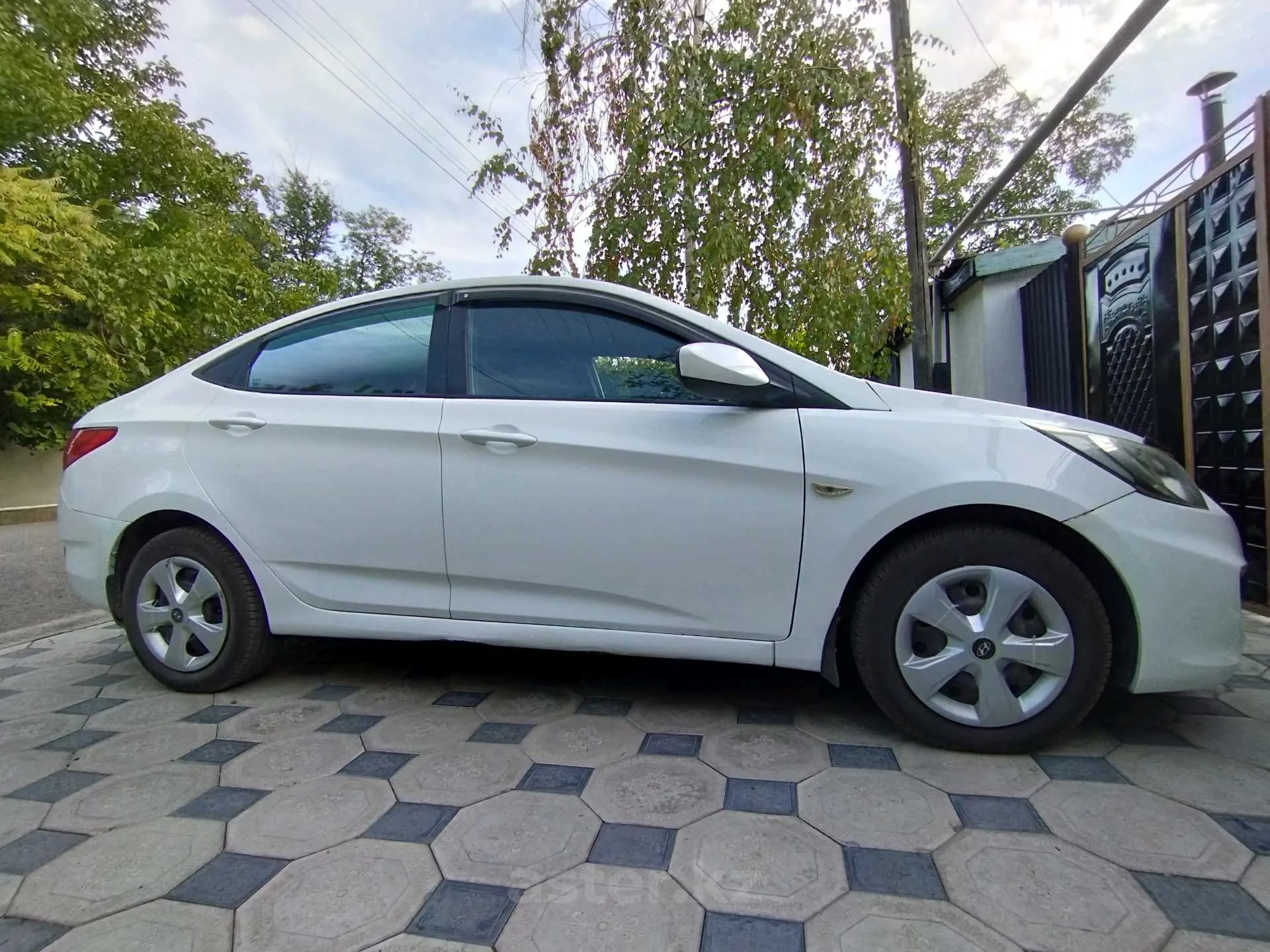 Hyundai Accent 2013