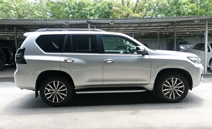 Toyota Land Cruiser Prado 2022 года за 39 000 000 тг. в Алматы