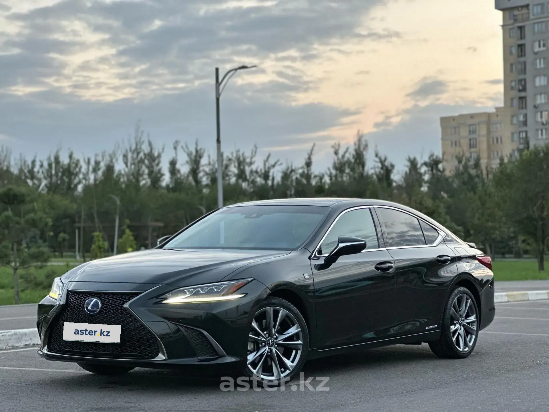 Lexus ES 2019