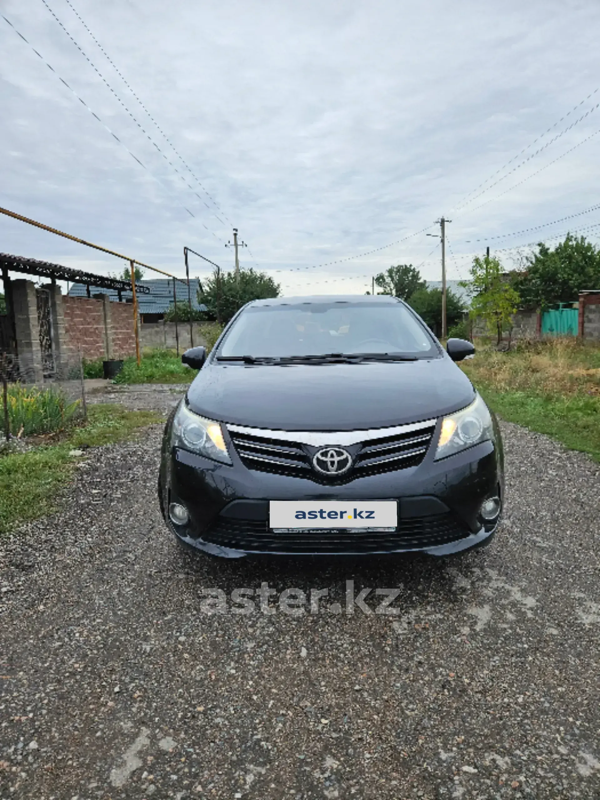 Toyota Avensis 2013