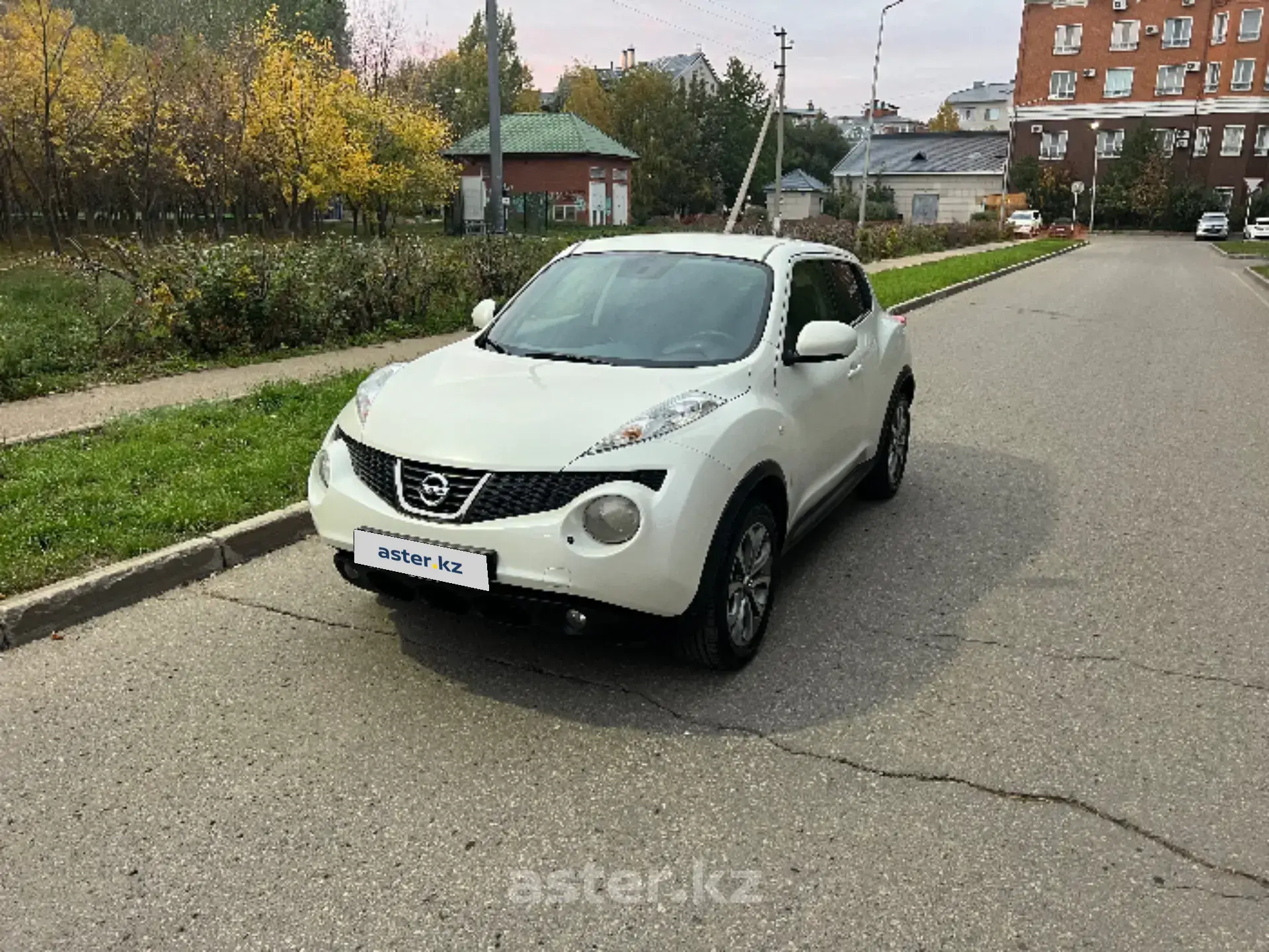 Nissan Juke белый перламутр