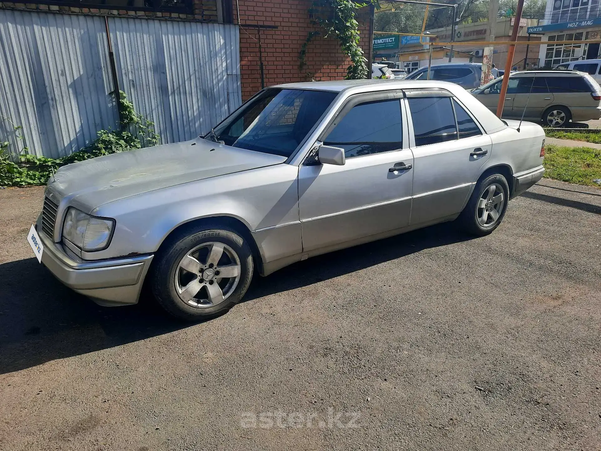 Mercedes-Benz E-Класс 1993