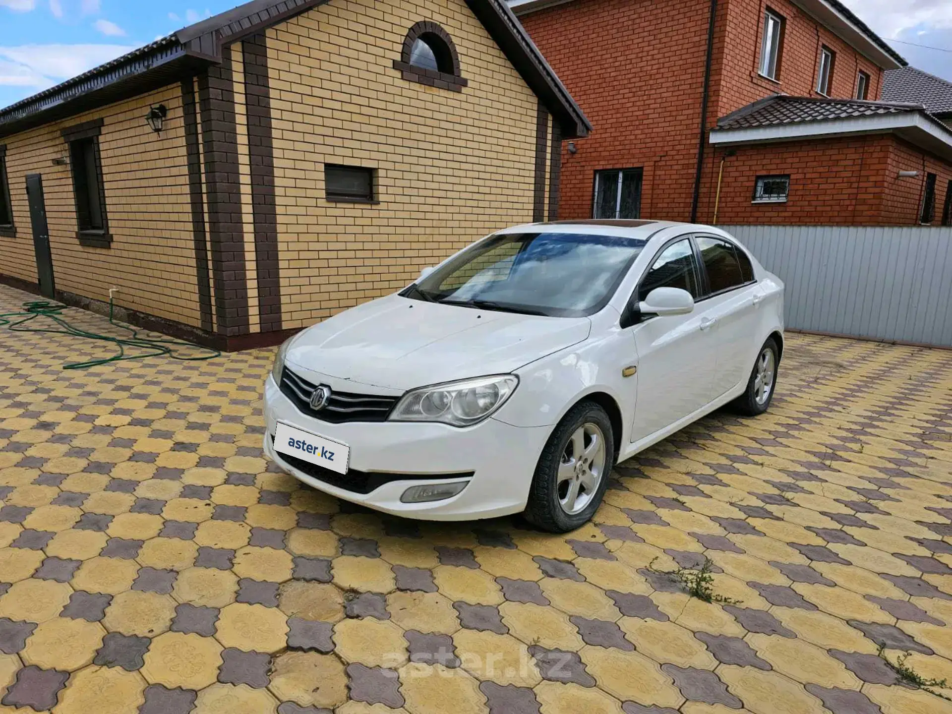 MG 350 2013