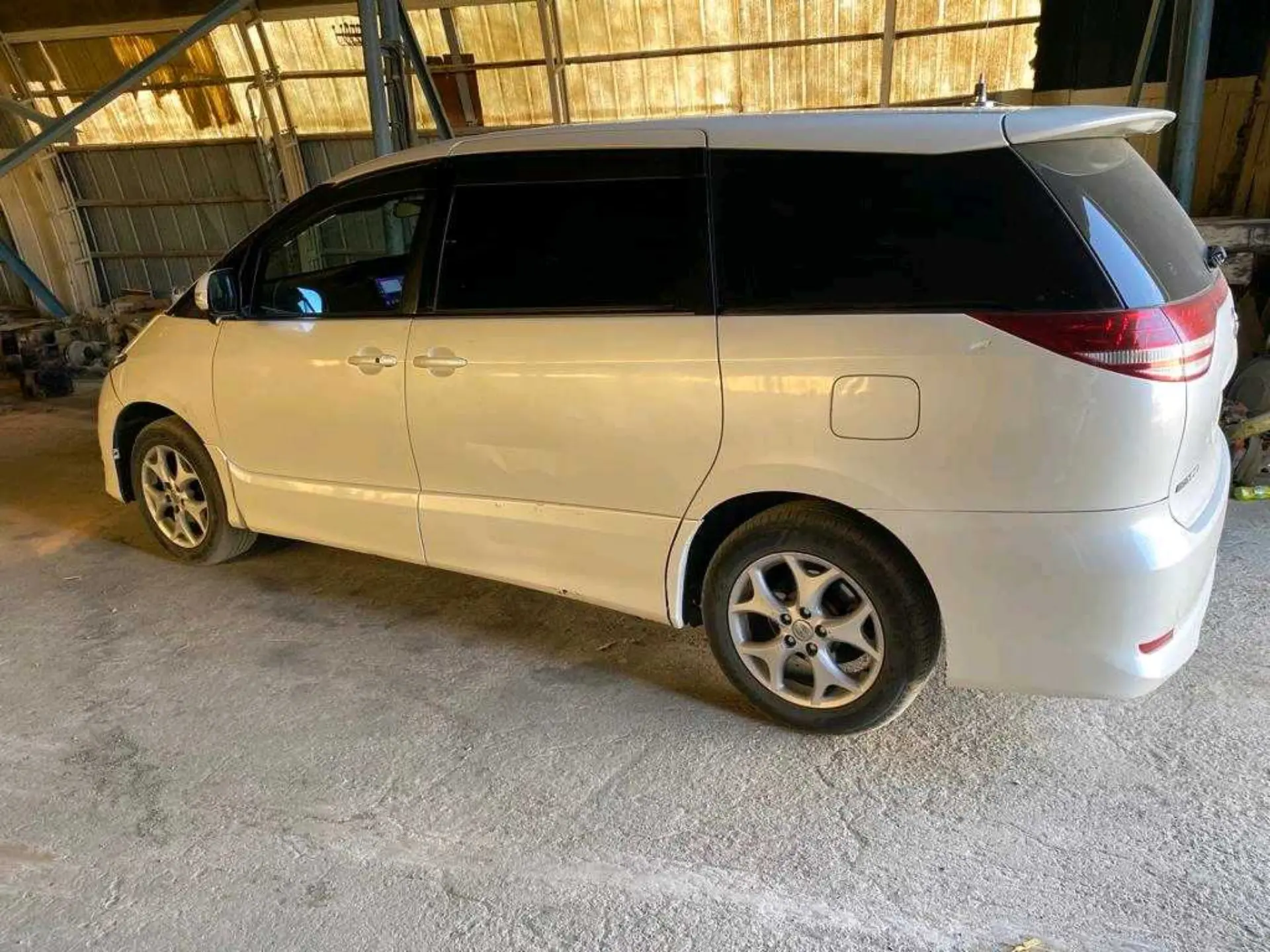 Toyota Estima 2008