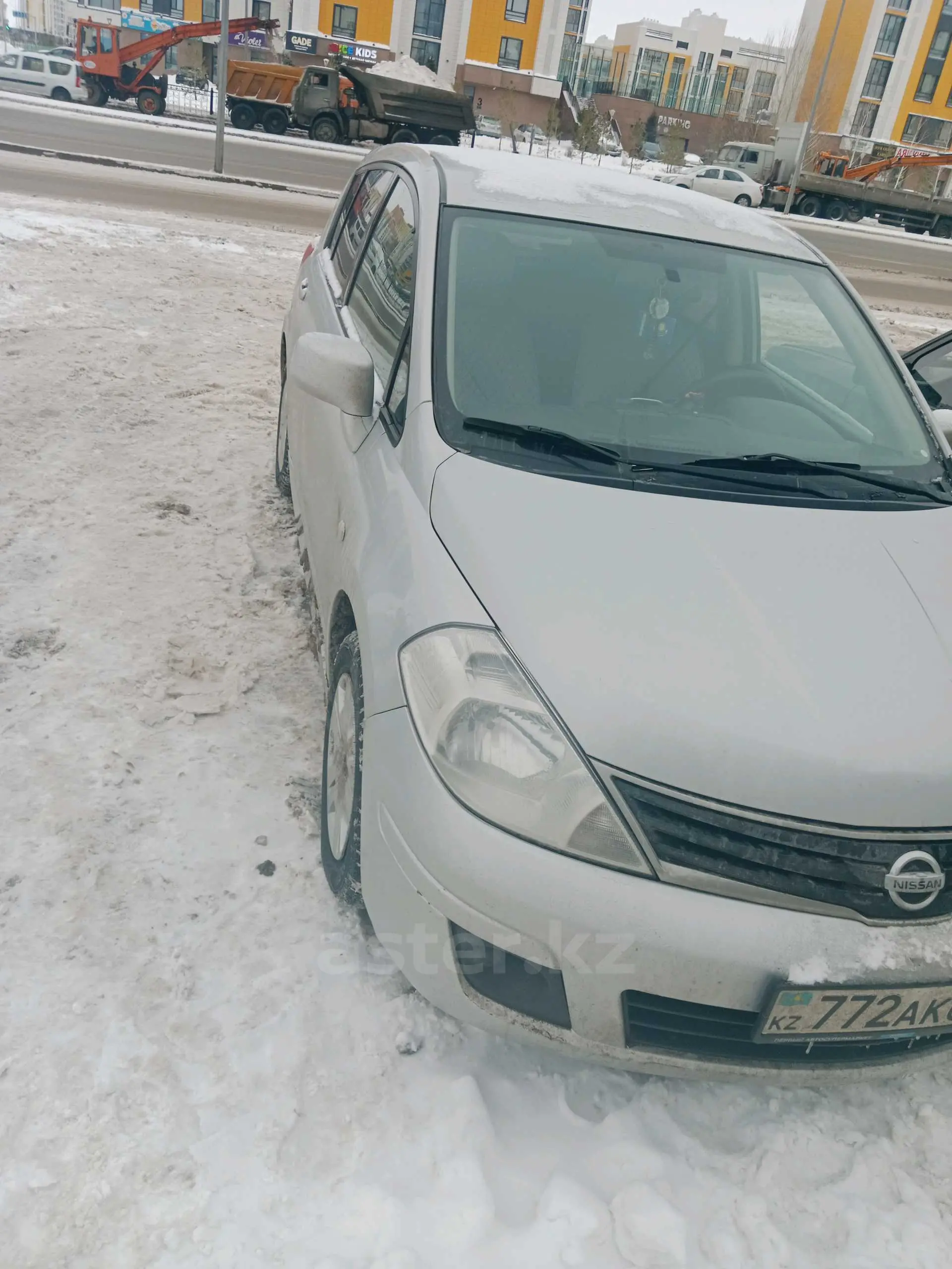 Nissan Tiida 2012