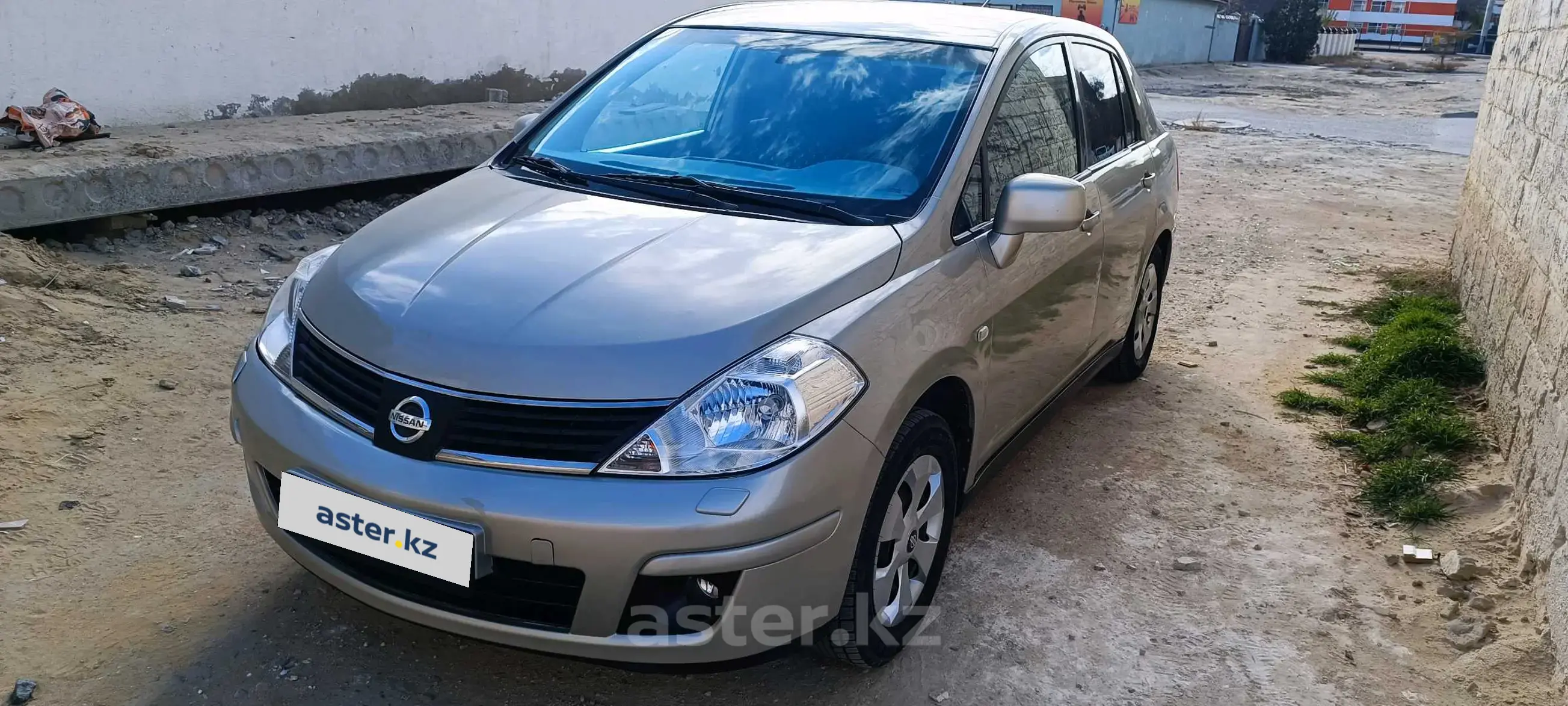 Nissan Tiida 2008