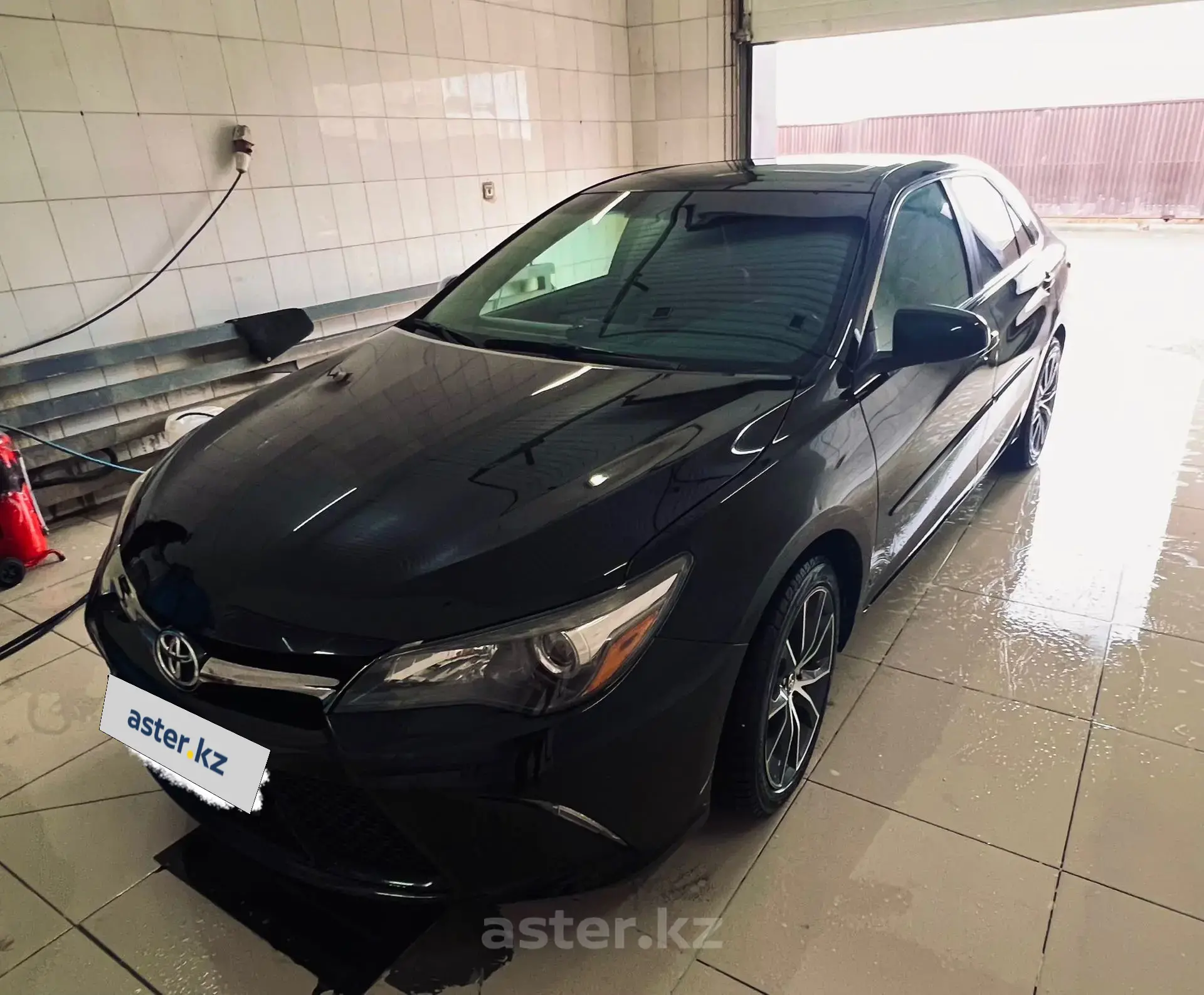 Toyota Camry 2016 года