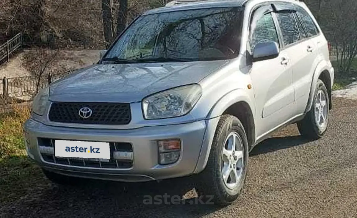 Автомобиль Toyota RAV4 2001 года чёрный во Владивостоке