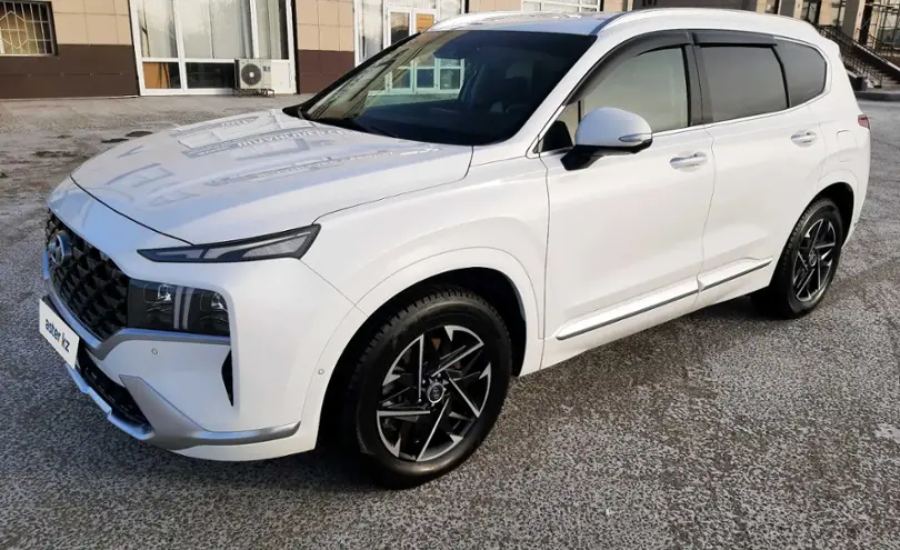 Hyundai Santa Fe 2021 года за 21 000 000 тг. в Астана