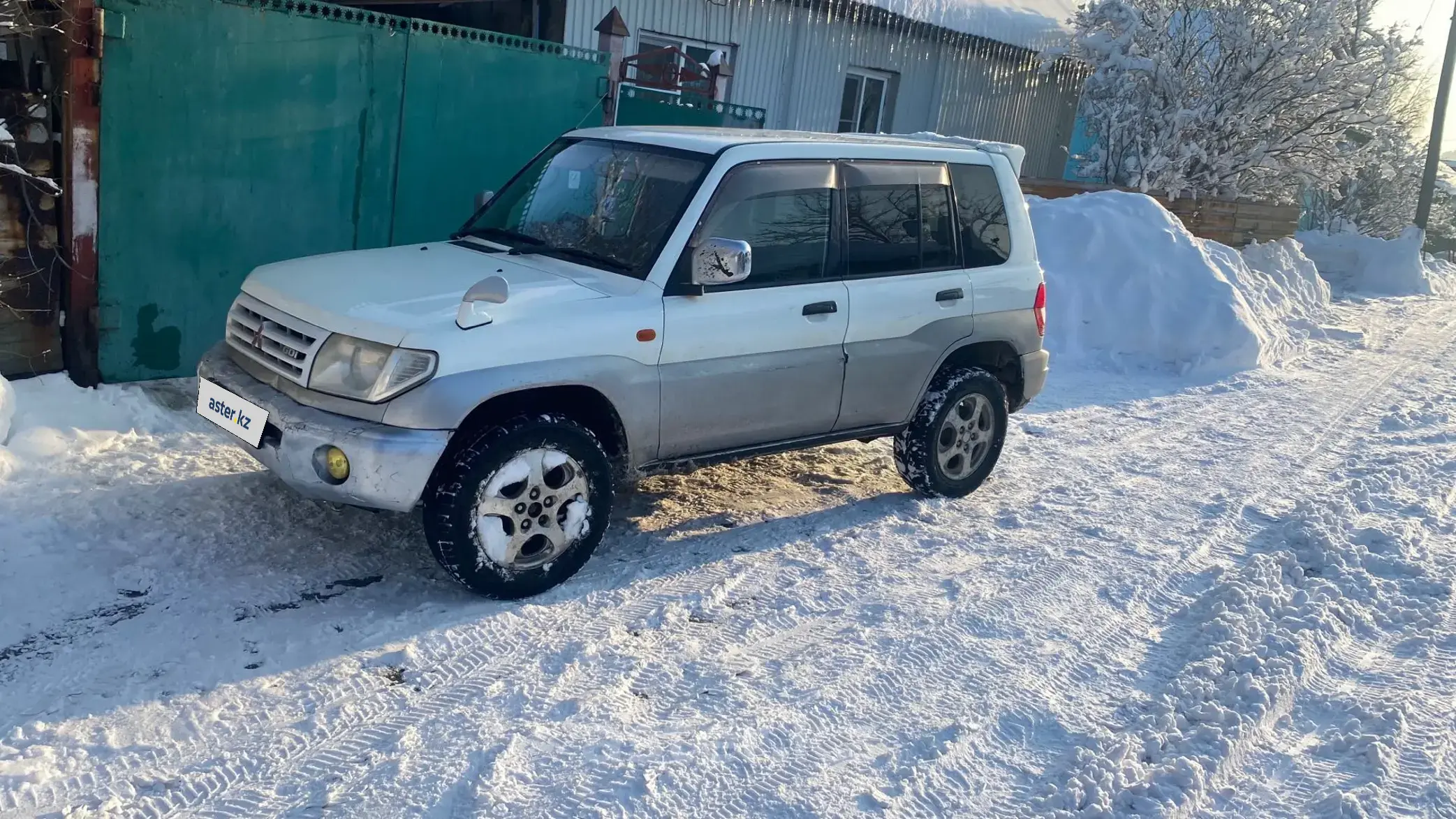 Mitsubishi Pajero iO 1998