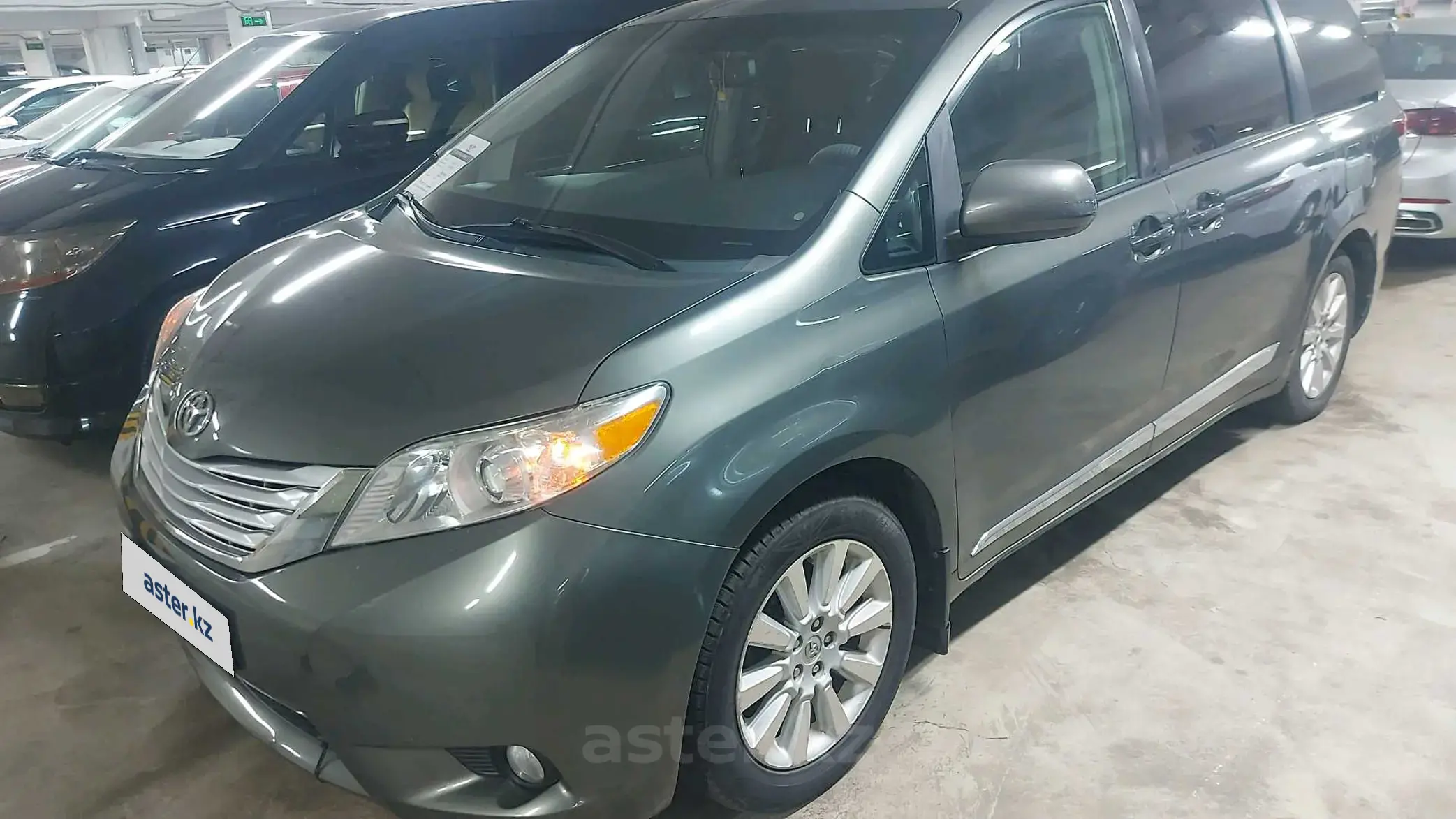 Toyota Sienna 2013