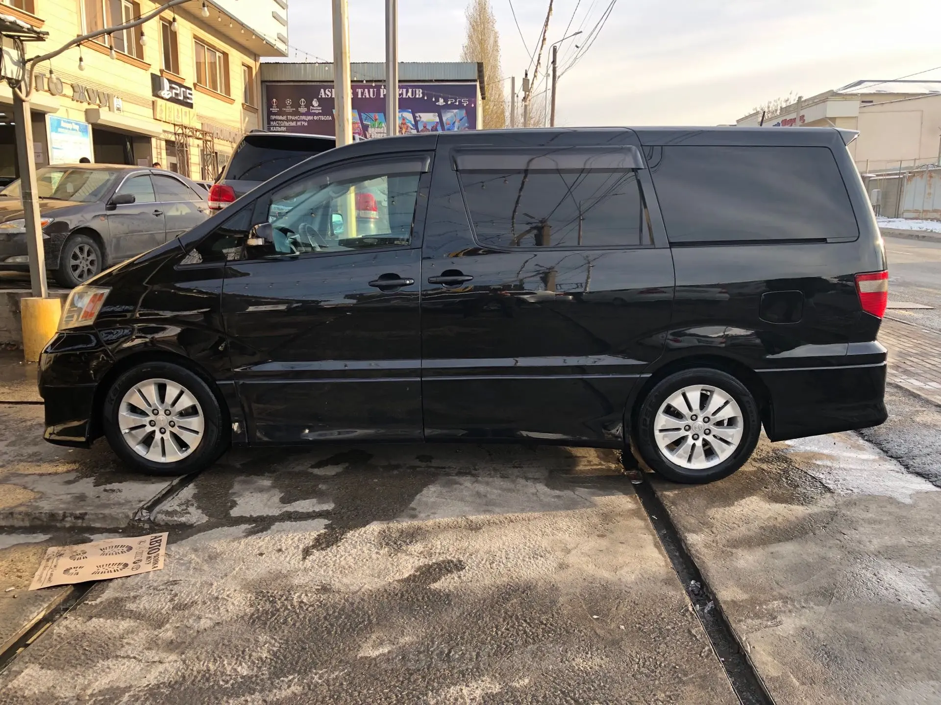 Toyota Alphard 2003