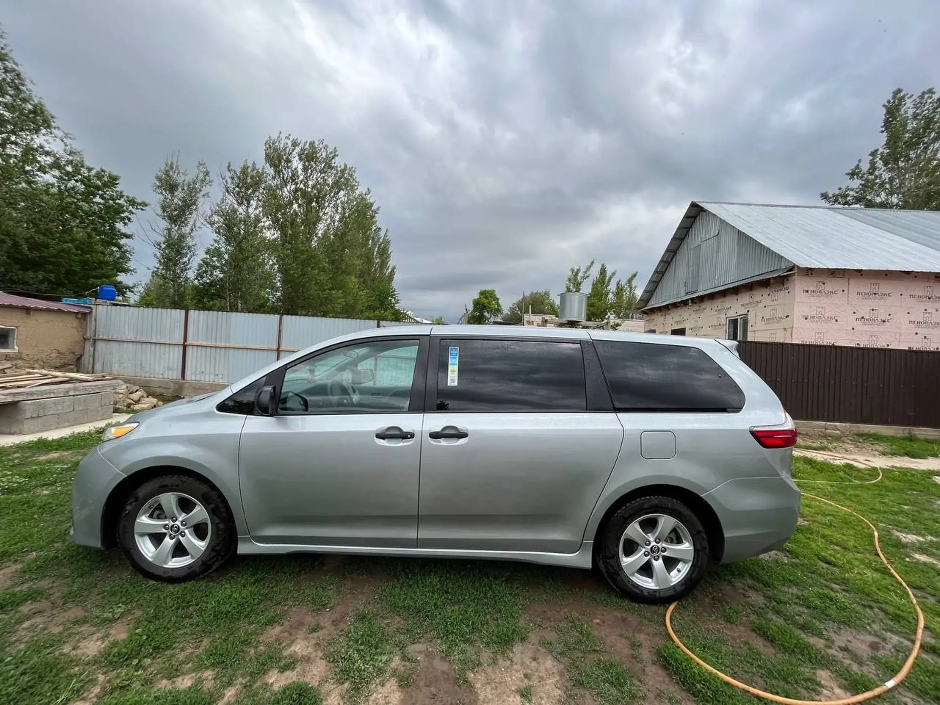 РњРёРЅРёРІСЌРЅ Toyota Sienna 2019