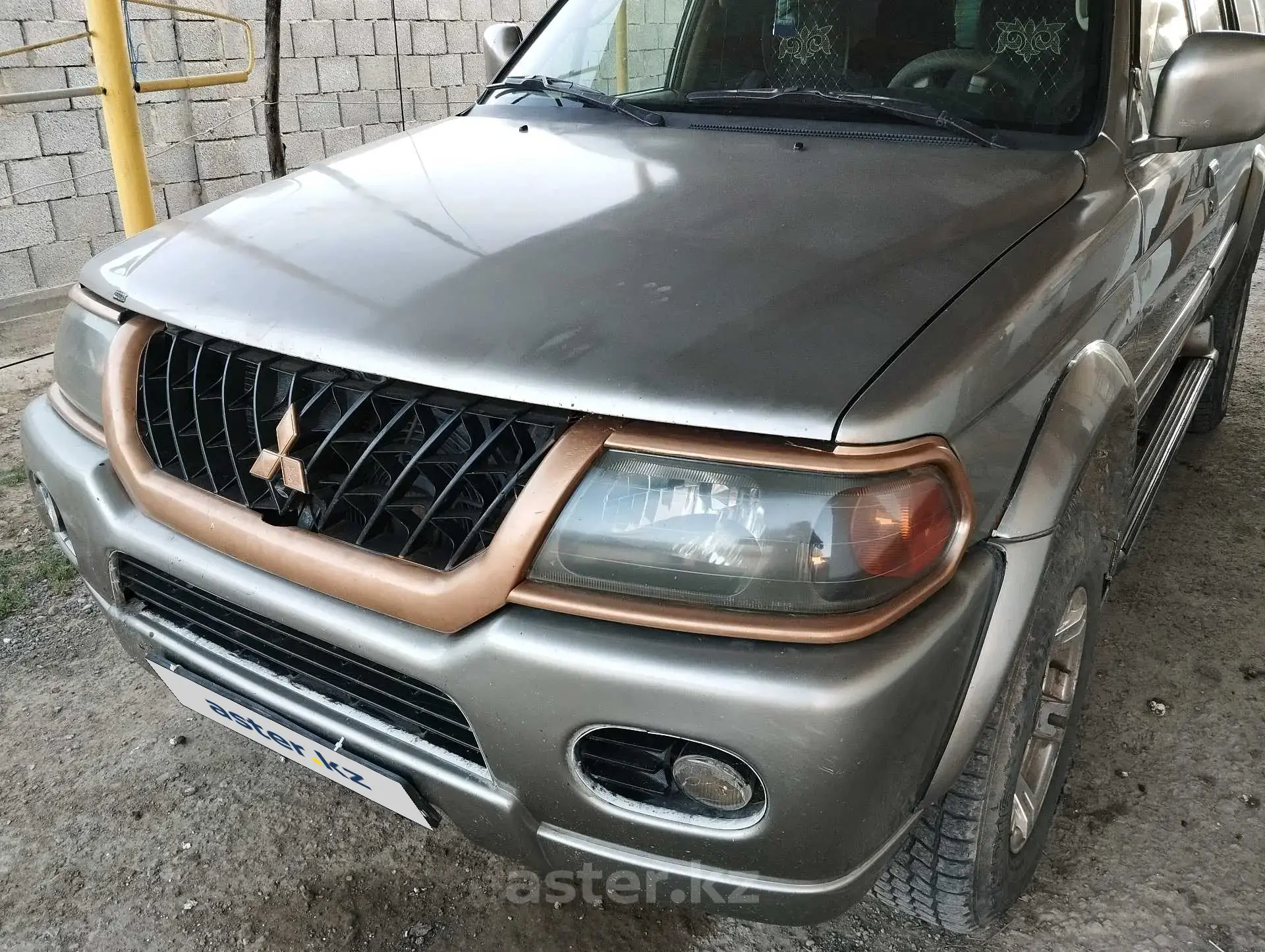 Mitsubishi Montero Sport 2000