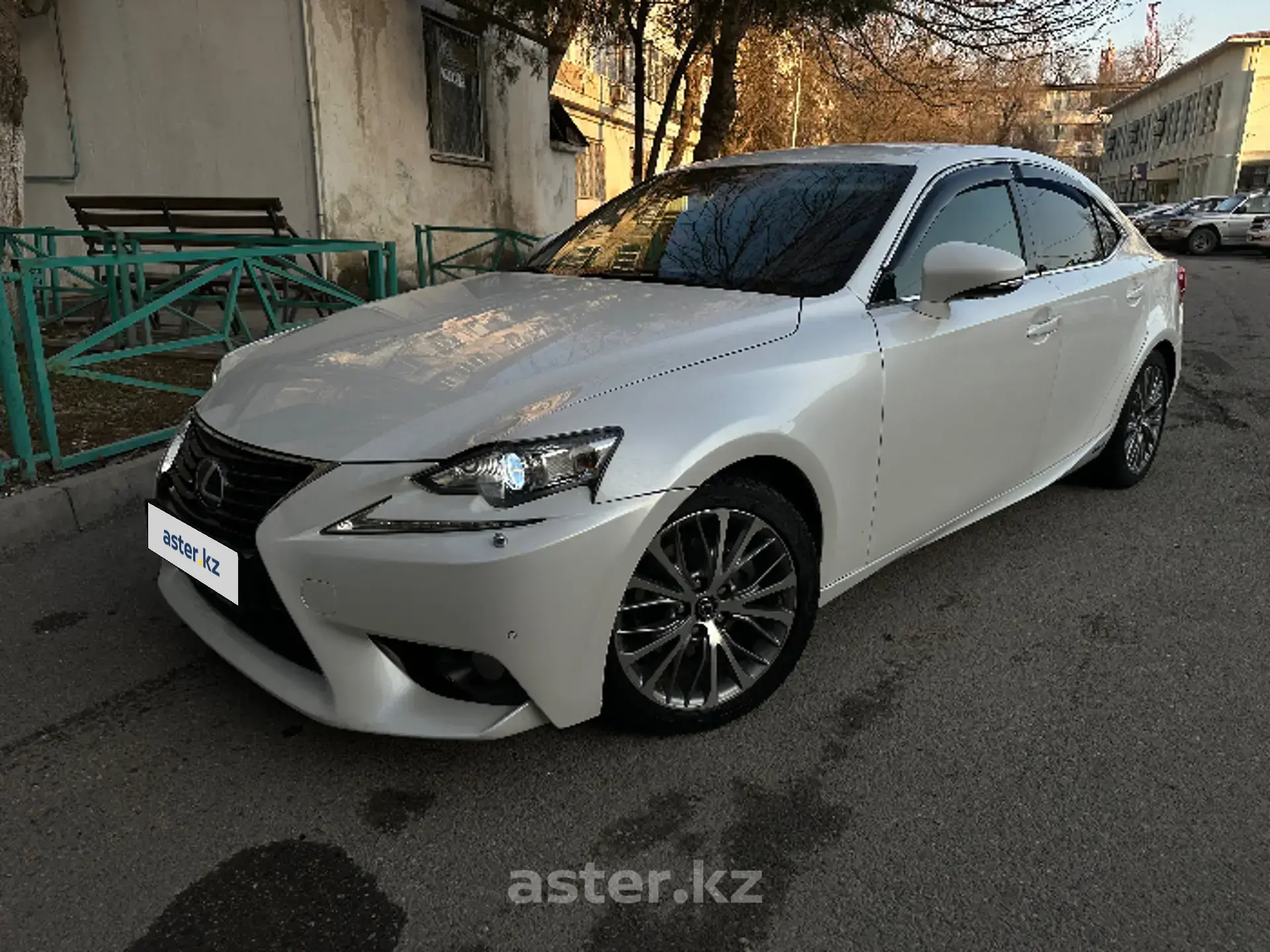 Lexus IS 2013