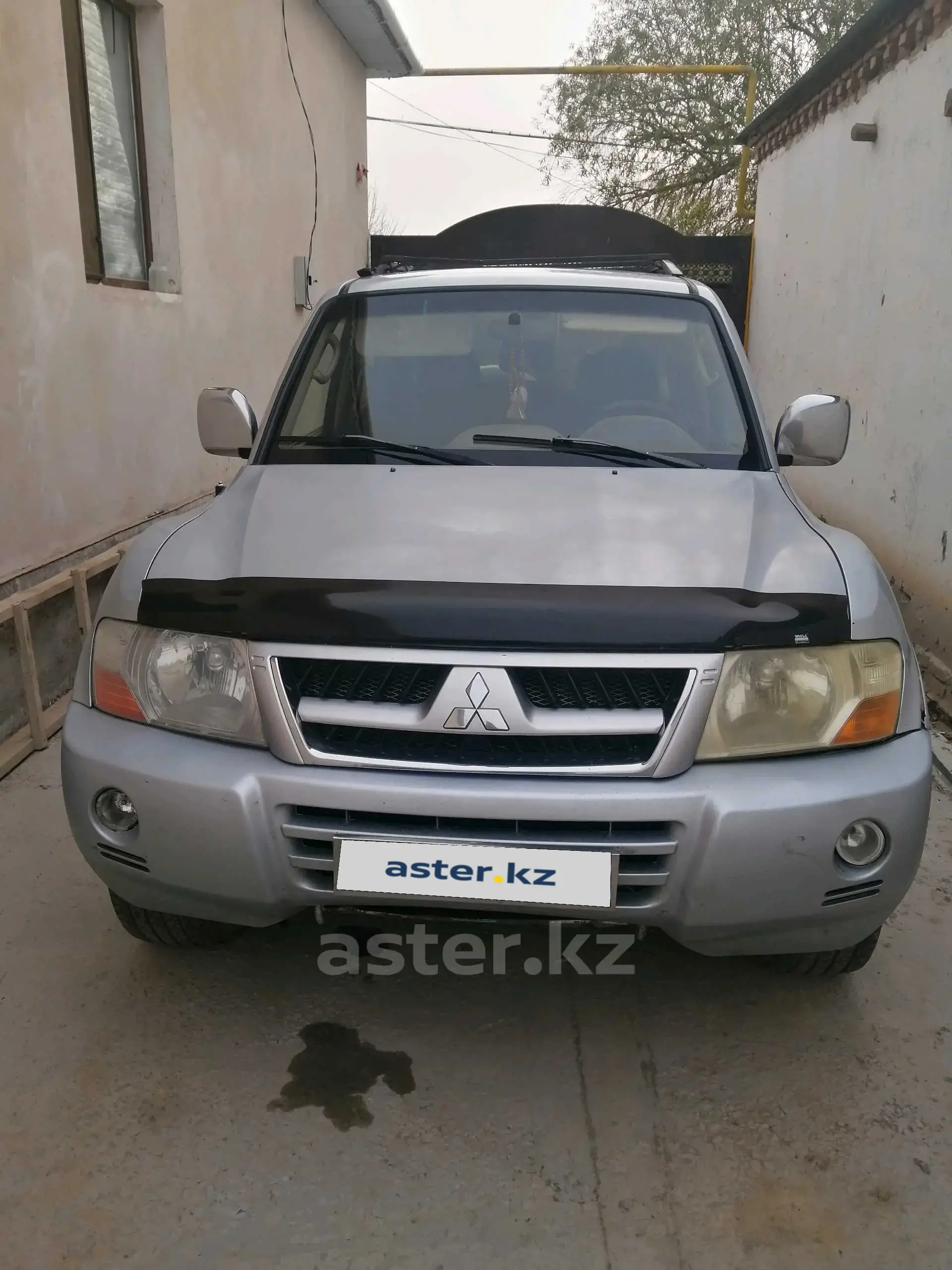 Mitsubishi Pajero 2004