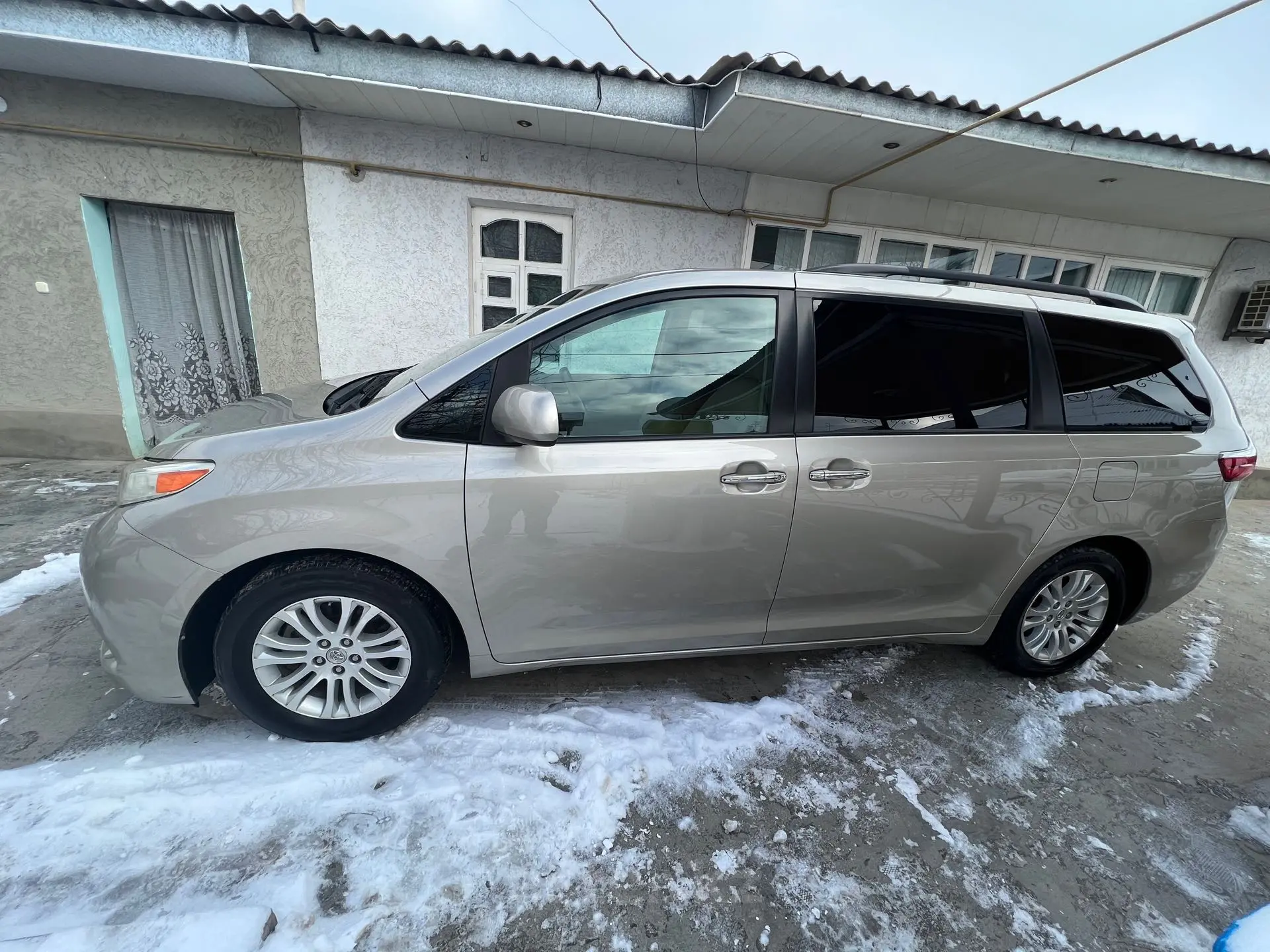 Toyota Sienna 2016