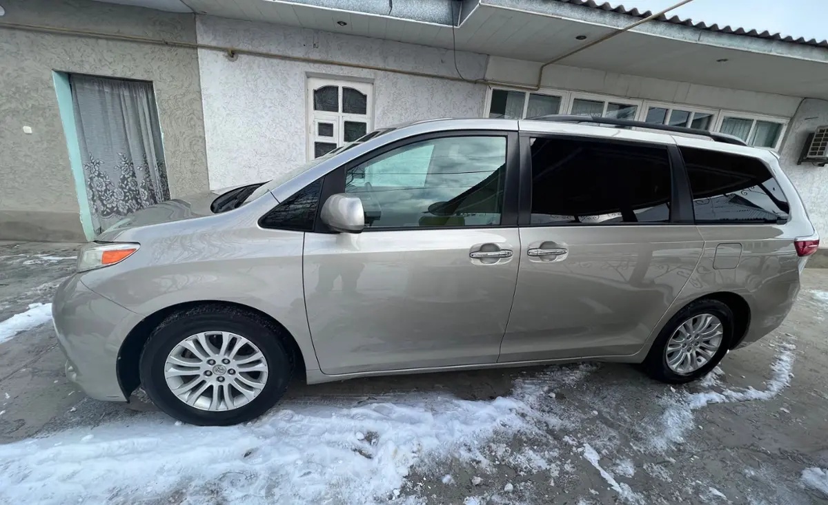 Купить Toyota Sienna 2016 года в Туркестанской области, цена 12500000  тенге. Продажа Toyota Sienna в Туркестанской области - Aster.kz. №c994268